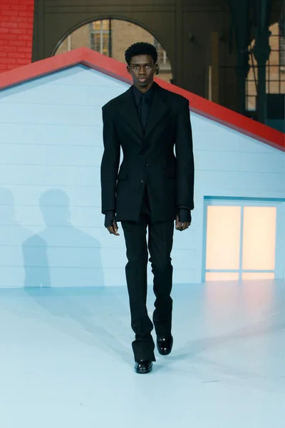 Look 1